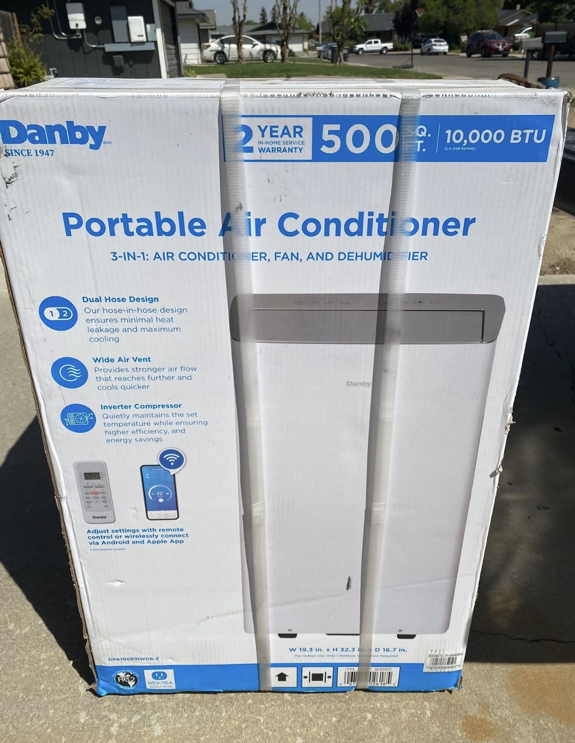 Portable 3 In 1 Air Conditioner Danby 10,000 btu , Fan and Dehumidifier.