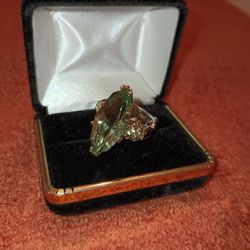 NEW, Size 7, Marquis Cut Peridot/White Topaz 925/Palladium Solitaire Ring (Genuine Stone)