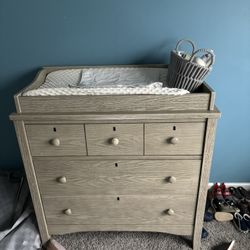 Dresser With Changing Table 