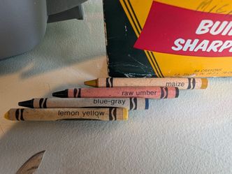 Discontinued 1980s Crayola crayons