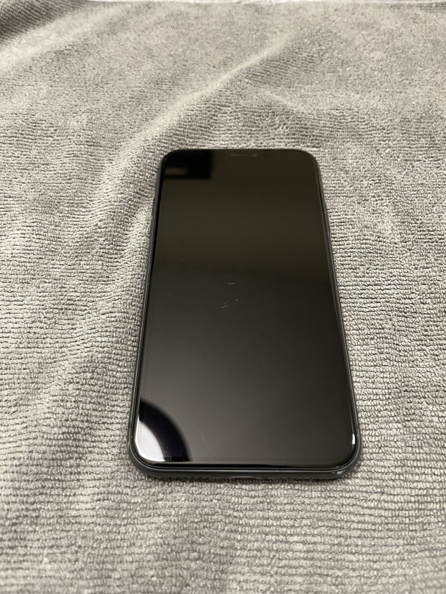 📱 iPhone 11 - 64GB (Cricket Locked) - Solid Condition!