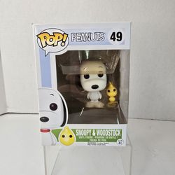 Funko POP! Peanuts Snoopy & Woodstock Vinyl Figure #49 - 2015