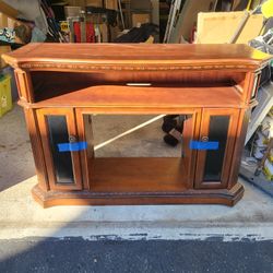 TV Stand / Entertainment 