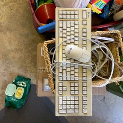 Free Vintage Sun Microsystems Keyboard And Mouse