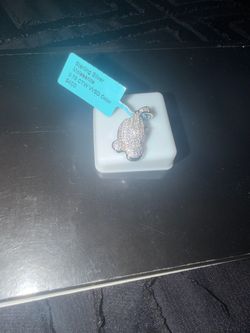 Moissanite hand pendant