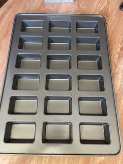 18-Cavity Mini Brownie Baking Pan