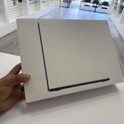 MacBook Air M2 Chip 13inch 256GB 8gbram