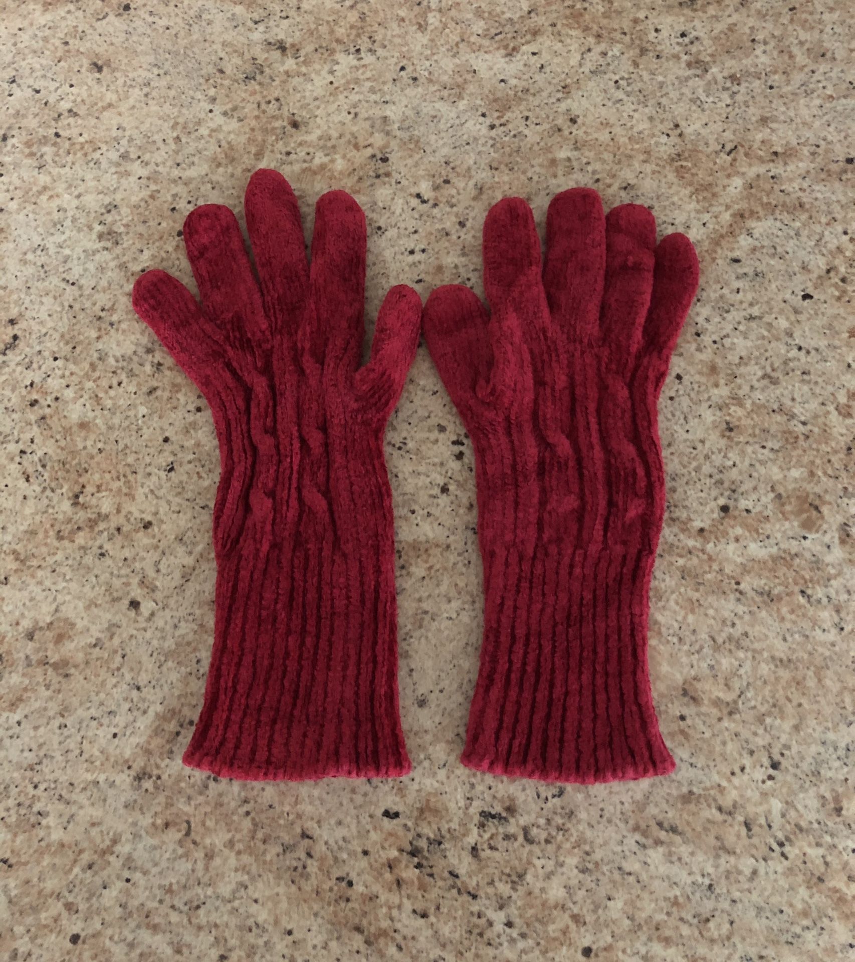 FREE Women’s Gloves