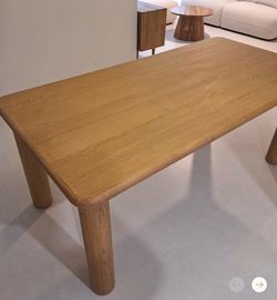 Castlery - Ashen Dining Table 59” - Open box