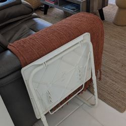 Adjustable TV Tray Table - TV Dinner Tray on Bed & Sofa, Comfortable Folding Table with 6 Height & 3 Tilt Angle Adjustments (White),Mesa bandeja para 