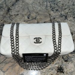 Chanel east west Classic white medium