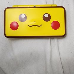 Nintendo 2DS XL Pikachu Edition Barely Used, Like New, Flawless Screen