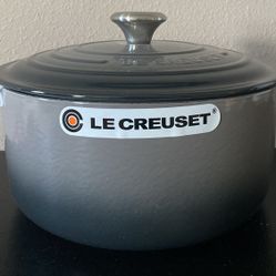 Le Creuset - Enameled Cast Iron Signature Round Dutch Oven, 5.5 qt. - Oyster
