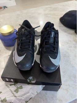 Baseball cleats