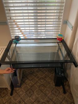 Computer table