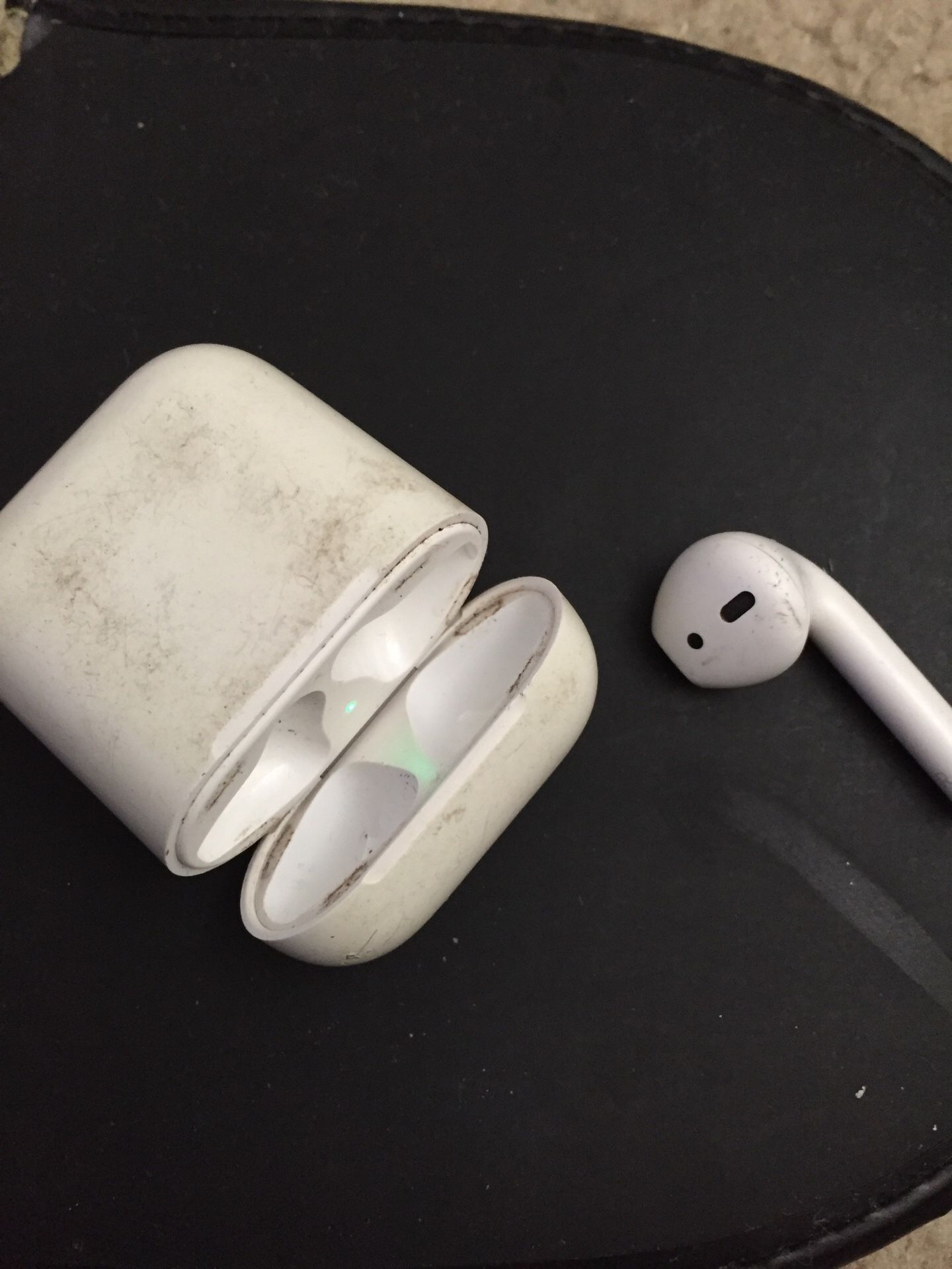 Ear Pods With One Earphone (right ear)