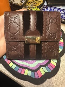 Woman’s Gucci Wallet 
