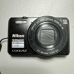 Nikon Coolpix S7000
