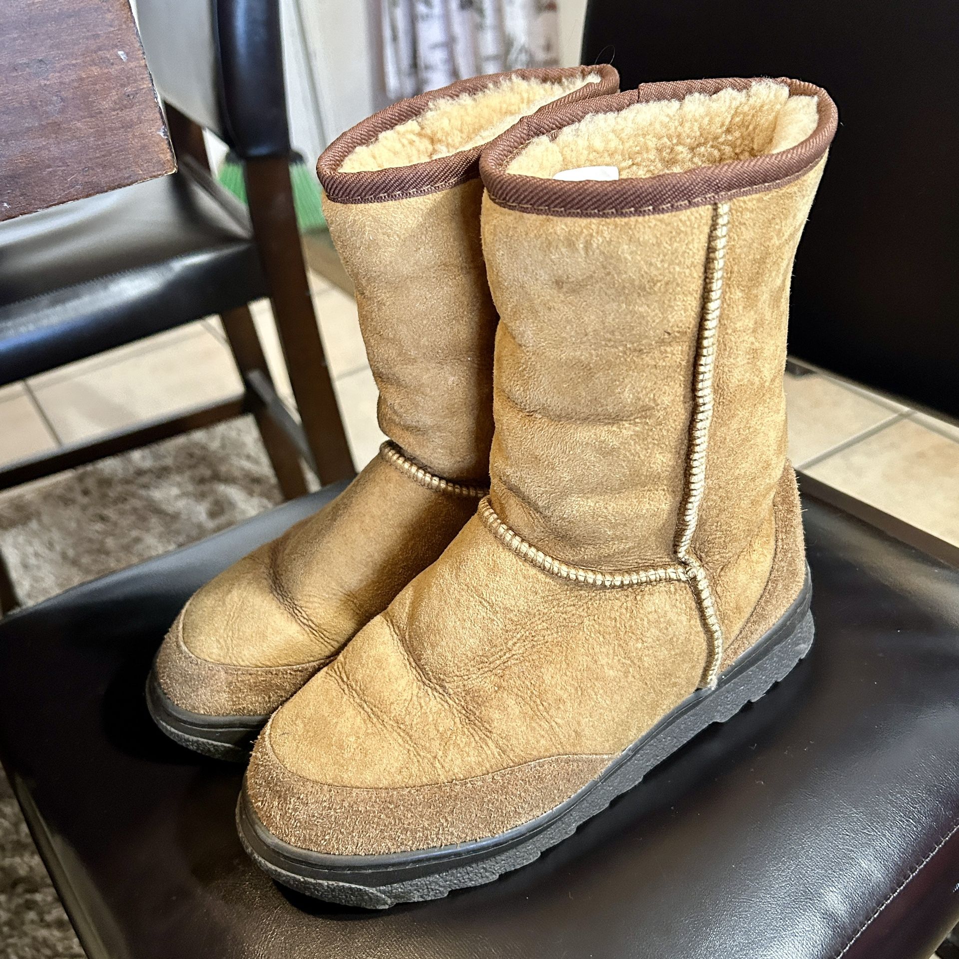 Emu Ridge Boots - Women’s Size 7