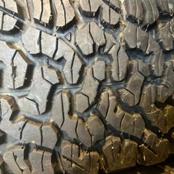 Toyota Tacoma wheels and Bfgoodrich ko2 Tires like New 