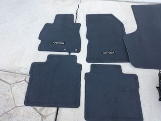NISSAN VERSA FLOOR MATS N JACK