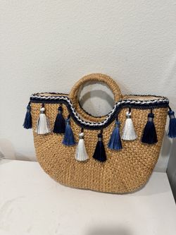 Straw Tassel Tote Bag