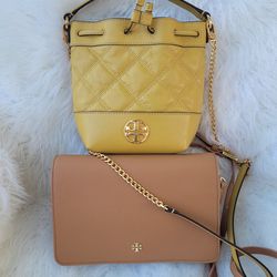 TORY BURCH Originales $170, por las dos.