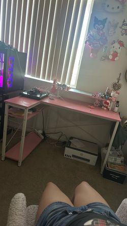 Gaming desk