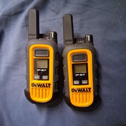 Dewalt walkie-talkie