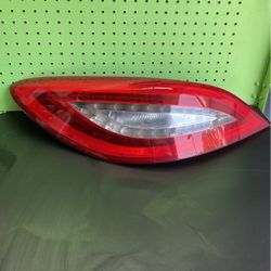 2012-2014 Mercedes W218 CLS550 CLS63 Left LH Driver Tail Light Tail Lamp OEM