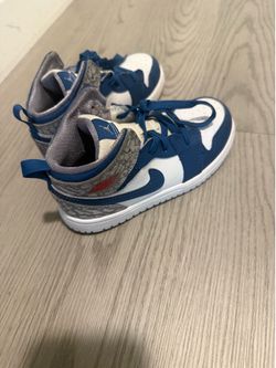 Boys shoes size 9C