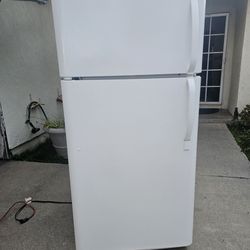 Crosley Top Freezer Refrigerator 