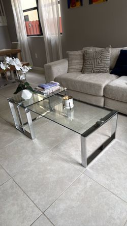 Coffee and console table