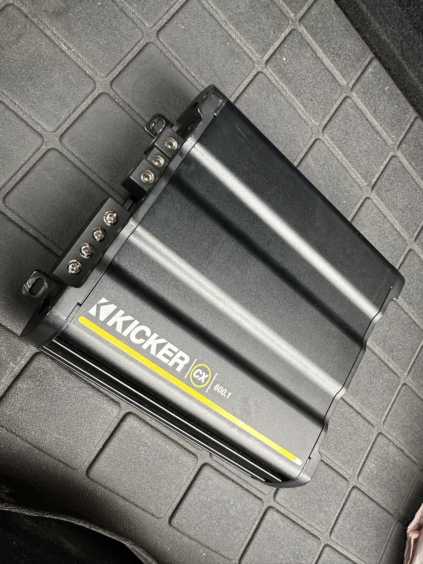 kicker cx 600w amplifier