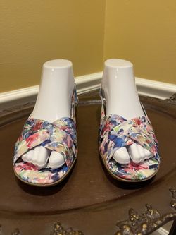 Women’s Floral Sandals