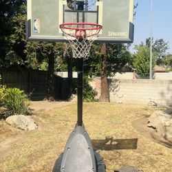 Spalding Portable Premium Basketball Court