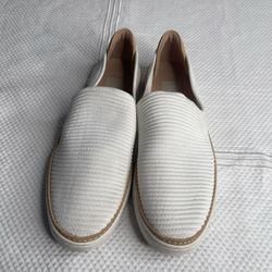 Ugg womens Sz 8.5 sneaker Slip on Sammy Alameda White Flats Shoes Stretch