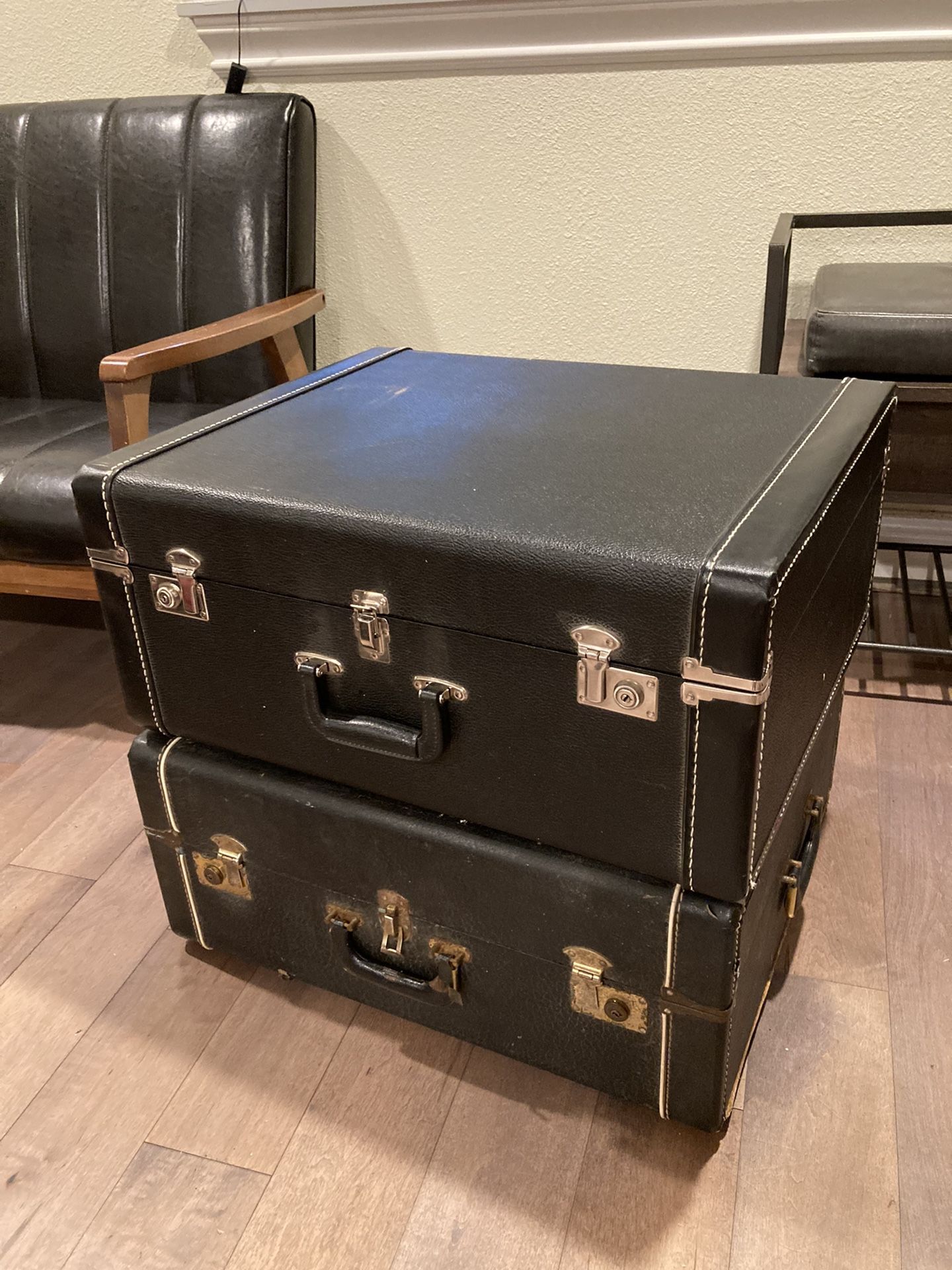 Accordion Cases . Nicer Ones 20. Ugly Ones 10