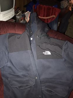 North face Size M 20$