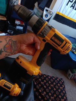 DEWALT HAMMERDRILL