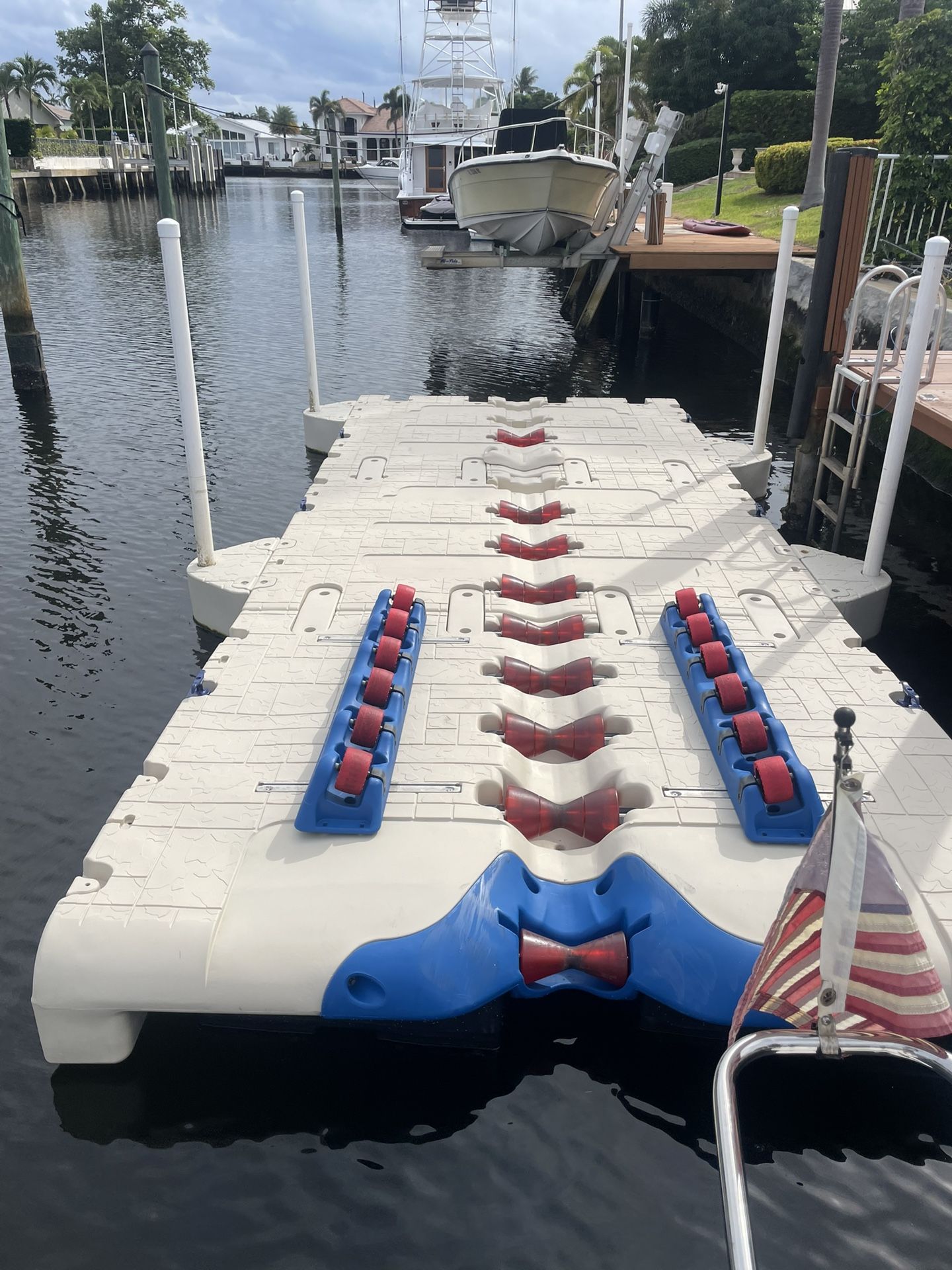 24’ X 10’ Floating Dock: Brand new