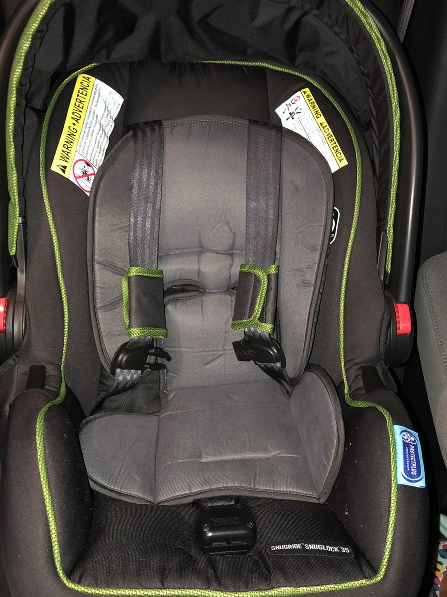 Graco Infant Car Seat With Baby Car Mirror