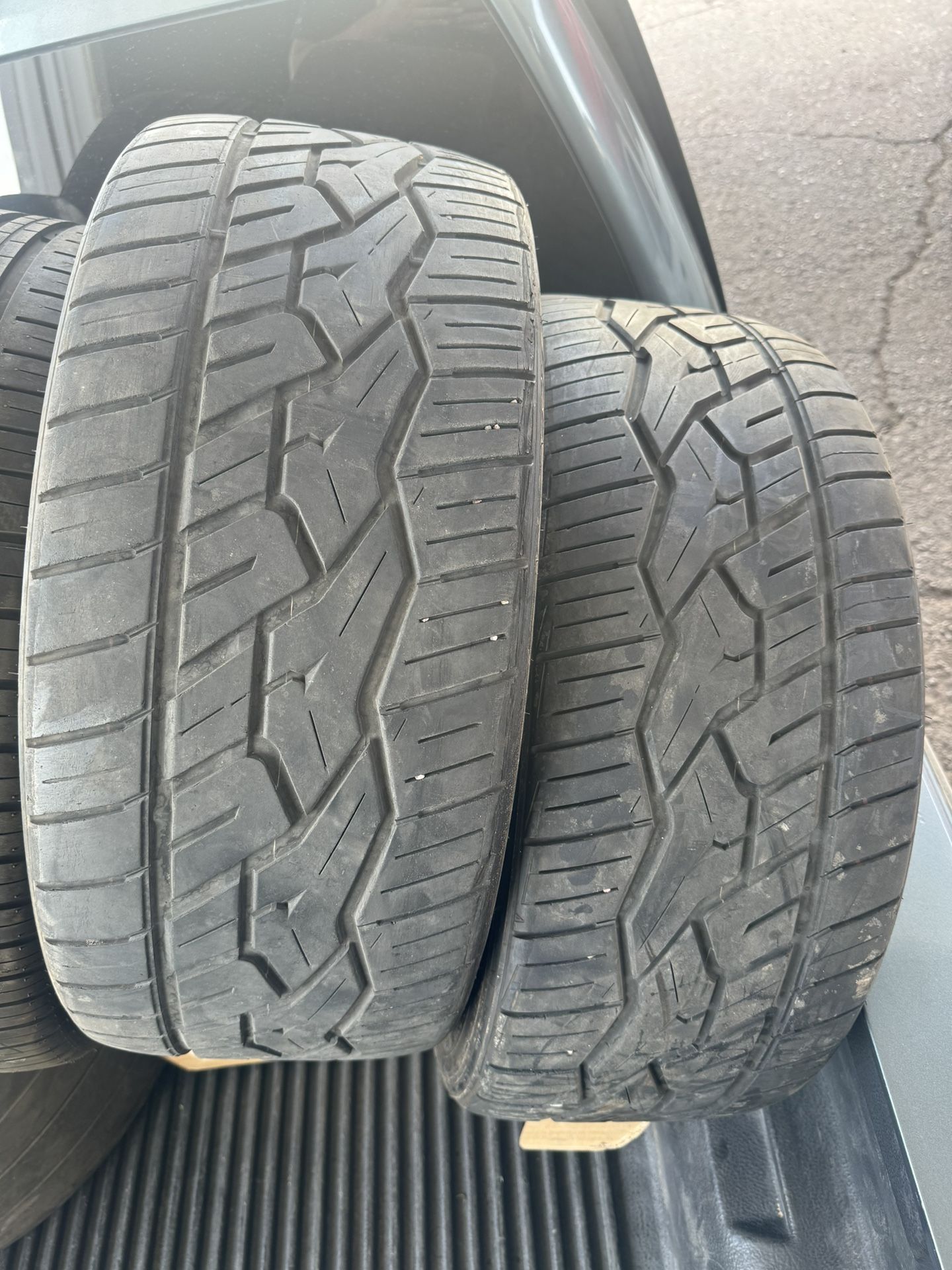 265/35r22 Nittos