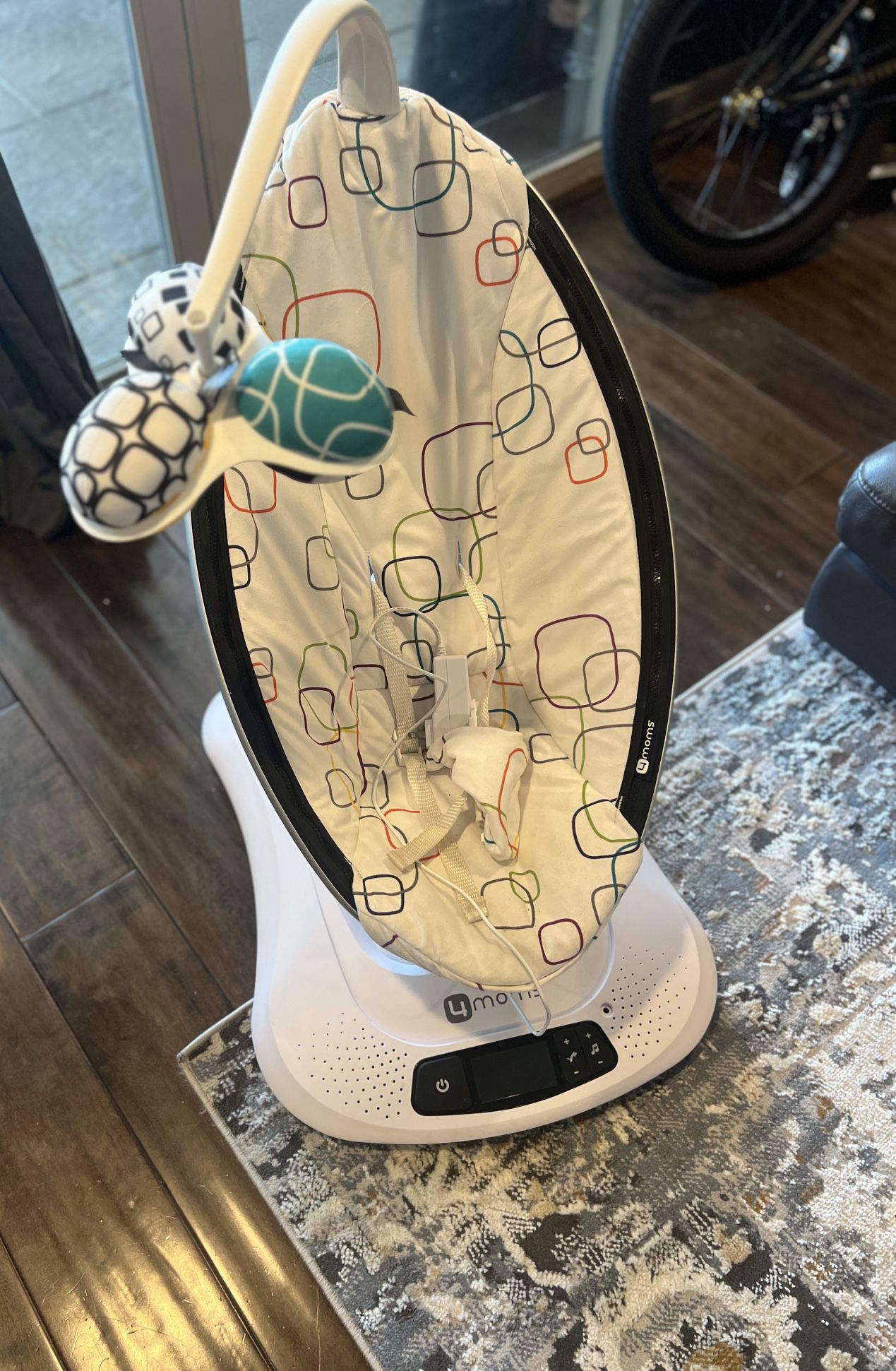 4moms Bouncer 4moms MamaRoo Multi-Motion Baby Swing, Bluetooth Enabled with 5 Unique Motions