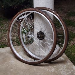 700×35c Almost New 7speed Cassette/Sprocket Wheels 