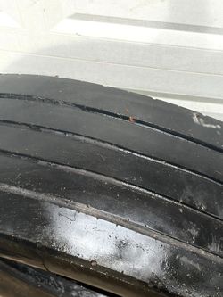 11R22.5 trailer tire