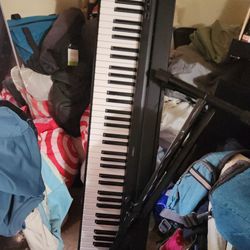 Yamaha keyboard, 97 keys, black, small