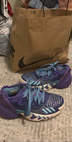 boys adidas davion mitchell basketball shoes