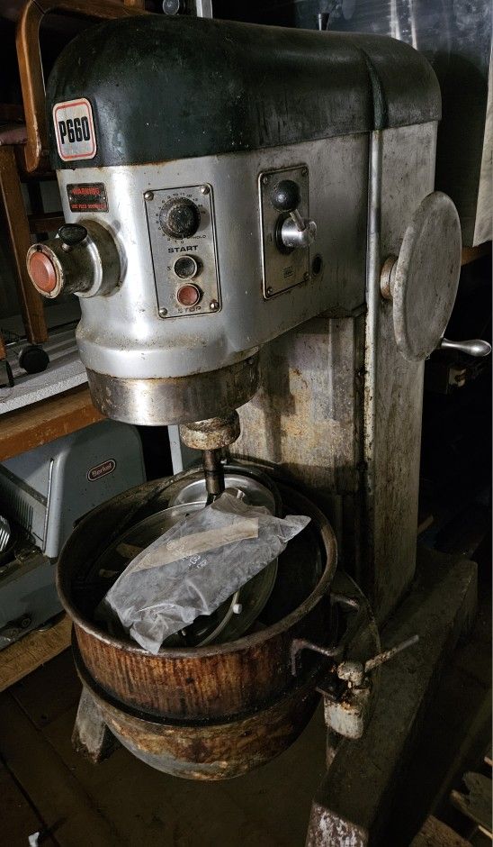 Working Hobart - P660 - 60qt Dough Mixer, Just Needs A Cleaning :)