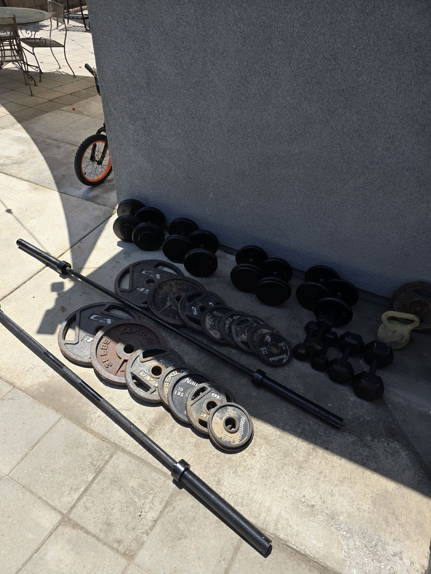 OLYMPIC WEIGHTS WITH BARS AND DUMBBELLS